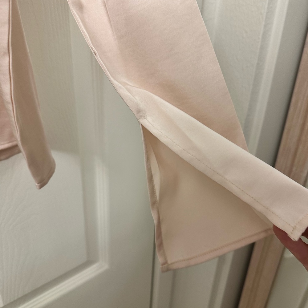 Line & Dot Women's Cream Top - Picture 4 of 5